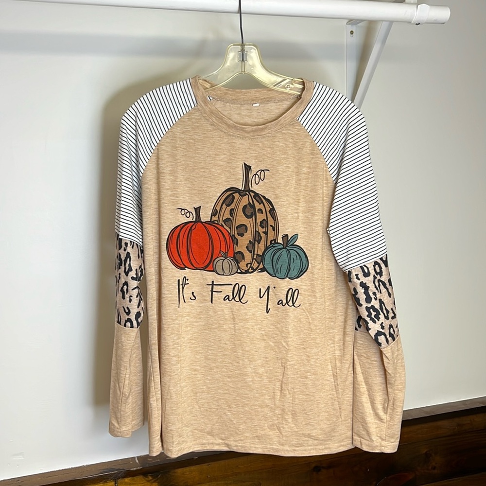 Amazon‎ It’s Fall Y’All Long Sleeve Graphic Tee- M